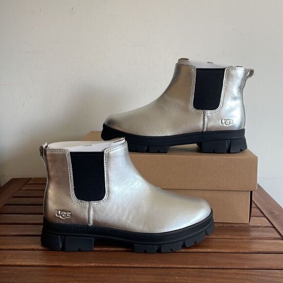 UGG Kids' Ashton Chelsea Leather Boots Silver USA Big Kid 6Y/UK5/EU38(BOX CRUSH) - Picture 3 of 15